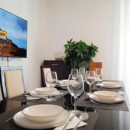 Chalas Place Apartament *